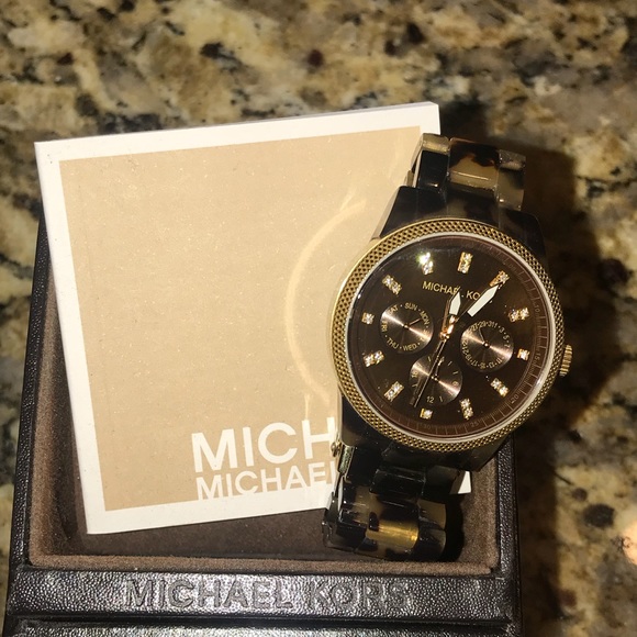 Authentic Micheal Kors watch MK 5038 - Picture 6 of 6